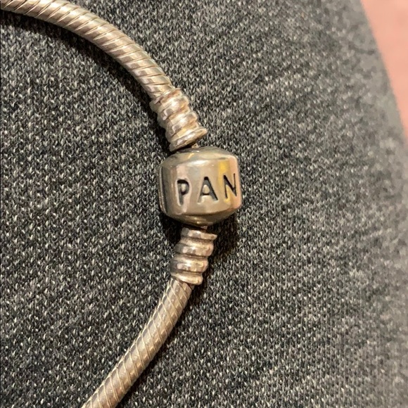 Pandora Bracelet with 8 Cinderella themed charms - Picture 6 of 6